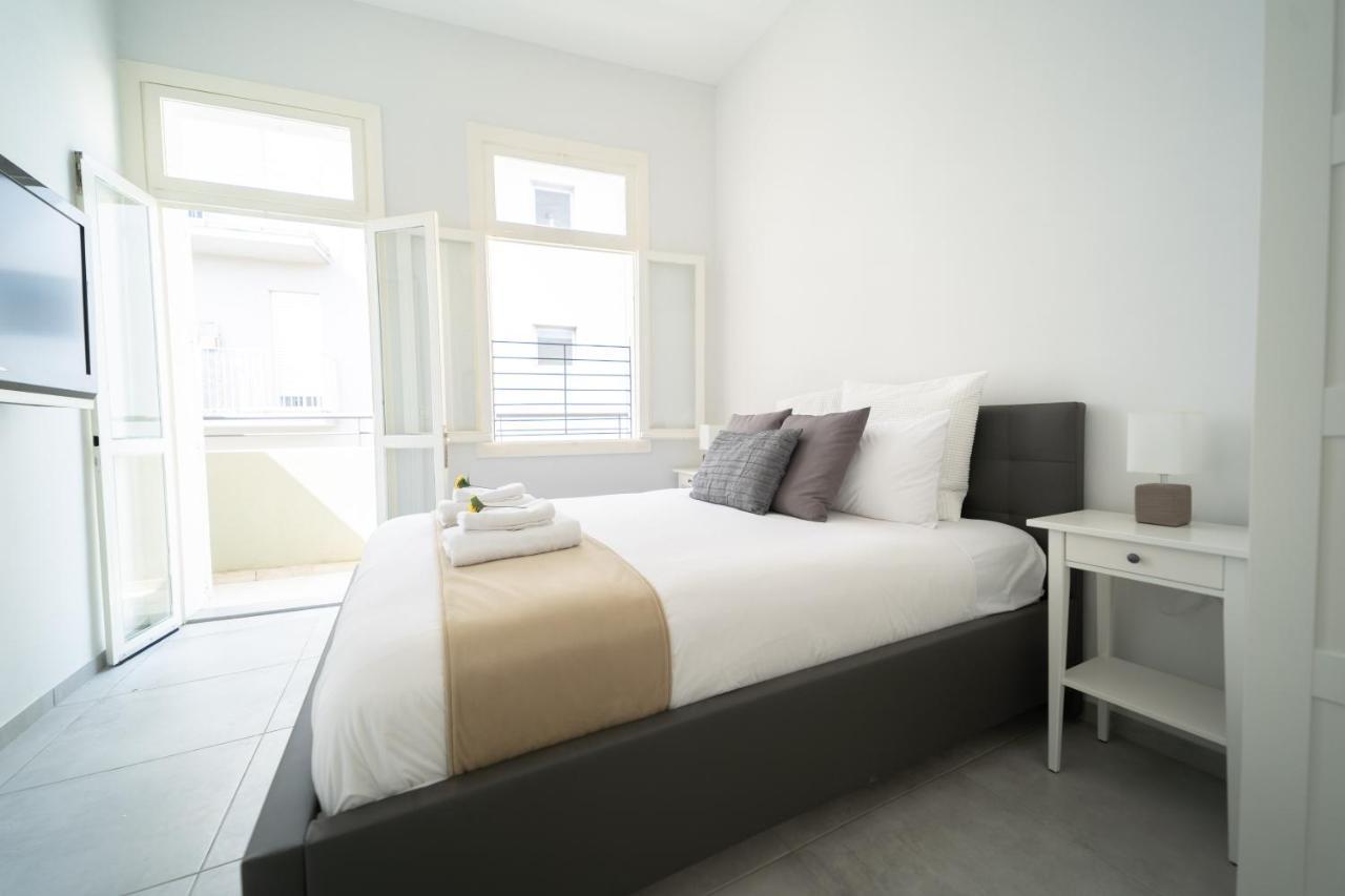 Yalarent Boutique Apartments In Jaffa'S Flea Market Tel Aviv Esterno foto